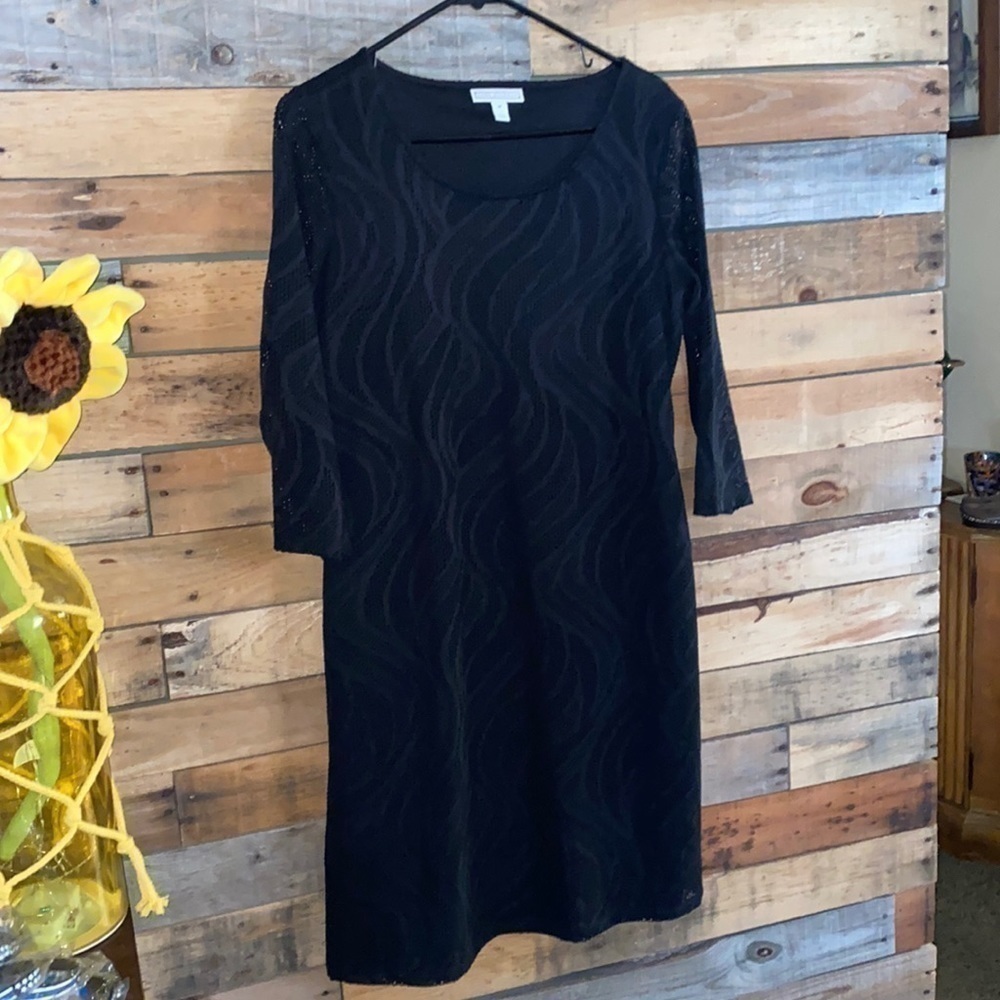 🌻 Ladies Lil Black Dress